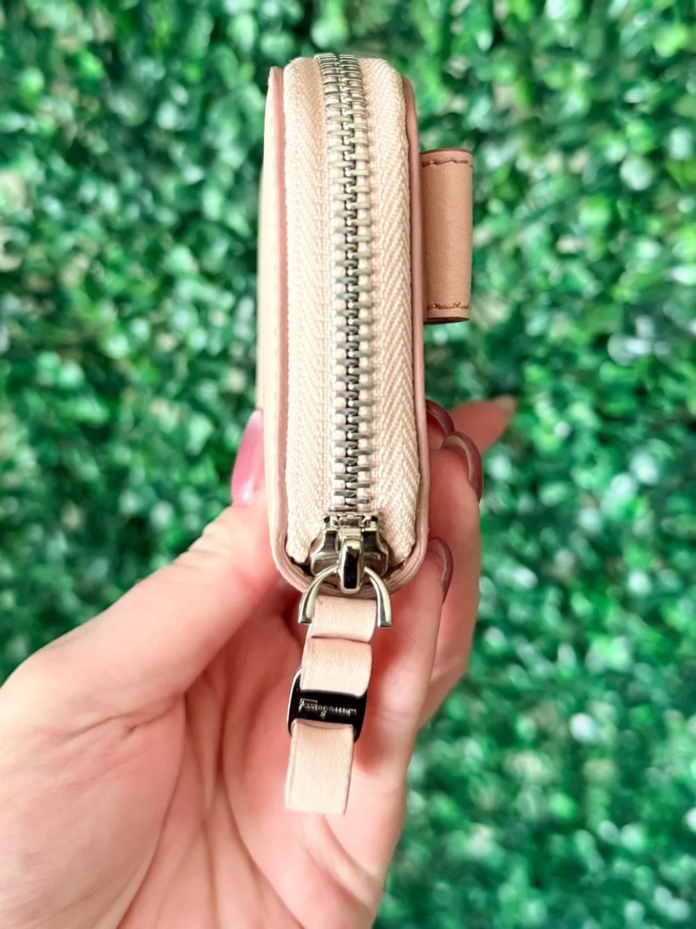 Salvatore Ferragamo Blush Pink Vara Bow Zip Card Case